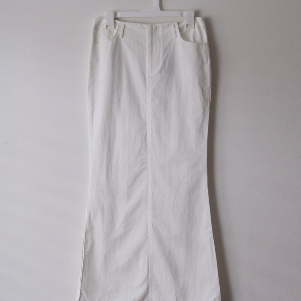 Elegant White Maxi Skirt
